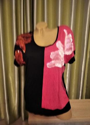 Стрейчевая футболка в паетках