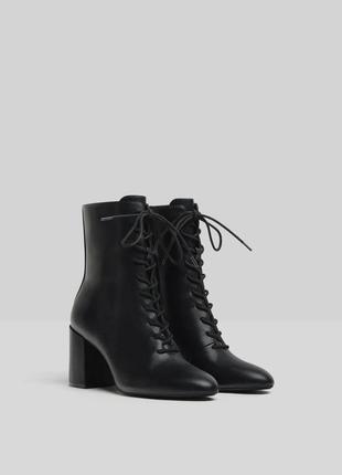 Ботинки на каблуке bershka,на шнуровке, чёрные. 38 размер