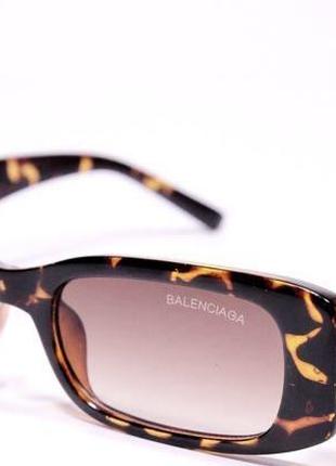 Трендові сонцезахисні окуляри