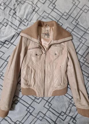 Куртка stradivarius, натуральная кода, цвет пудра, размер м1 фото
