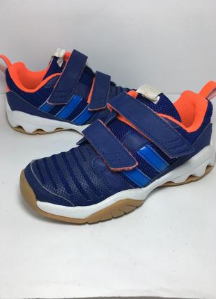 Оригінальні кросівки adidas, p30