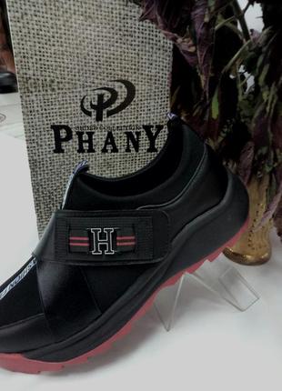 Женские кроссовки, туфли спортивные чёрные с красным2 фото