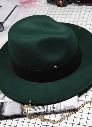 Шляпа женская федора calabria с металлическим декором и цепочкой зеленая9 фото