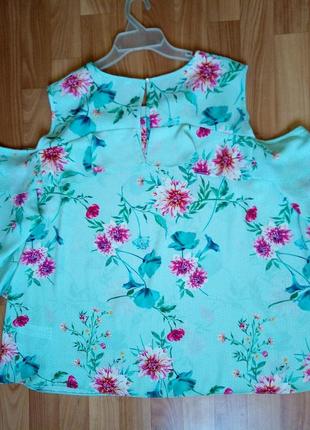 Бирюзовая блуза в цветы, с коротким рукавом, батал, от capsule, р. 24/6xl4 фото