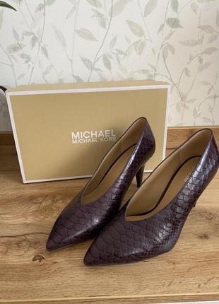 Туфлі michael kors 7,53 фото