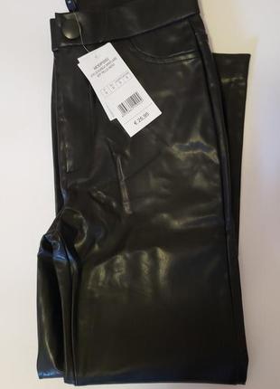 Укорочені розкльошені брюки з ефектом шкіри calzedonia5 фото