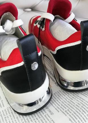 Класні яскраві кросівки - снікерси німецького бренду tamaris red comb4 фото