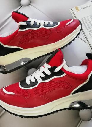 Класні яскраві кросівки - снікерси німецького бренду tamaris red comb1 фото