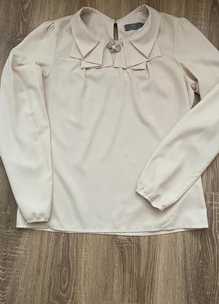 Ніжна дизайнерська легка блуза у діловому стилі