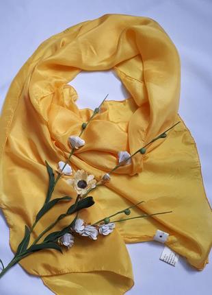 Желтый шелковый шарфик шов роуль (размер 35 см на 175 см)