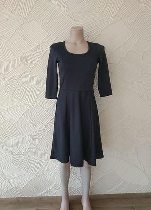 Класичне трикотажне плаття esmara