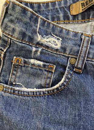Женские джинсы с дырками4 фото