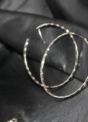 Мега хитовые рифленые кольца - серьги, родиевое покрытие, xuping10 фото