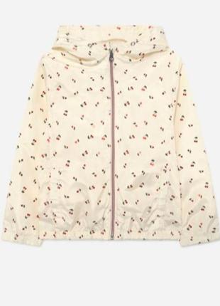 Куртка вітрівка молочного кольору в принт черешень lefties р.116см