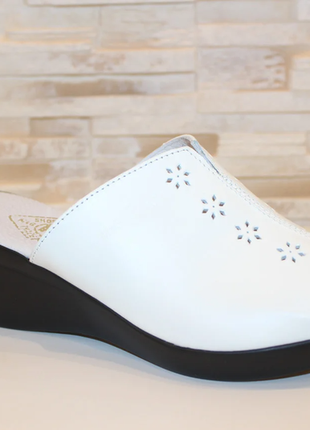 Шльопанці жіночі білі на танкетці натуральна шкіра б754