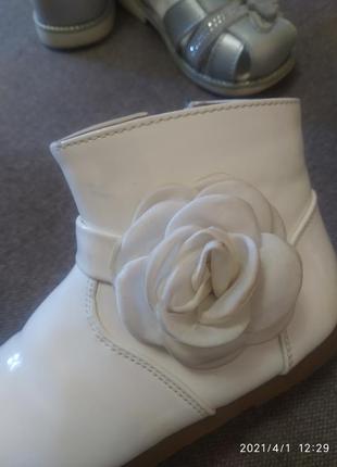 Ботиночки лаковые на малышку 10