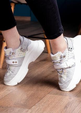 Жіночі сріблясті кросівки dorky 17074 фото