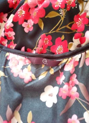 Летняя блуза в цветы, батал, от evons, р. 26/7xl5 фото