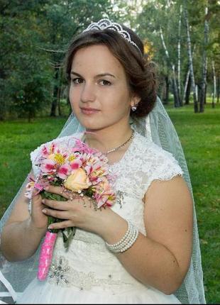 Весільна сукня кольору айворі
