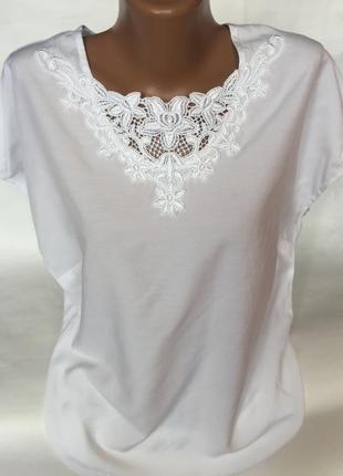 Нежная белая футболка , блуза
