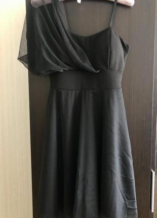 Красивое платье, размер m