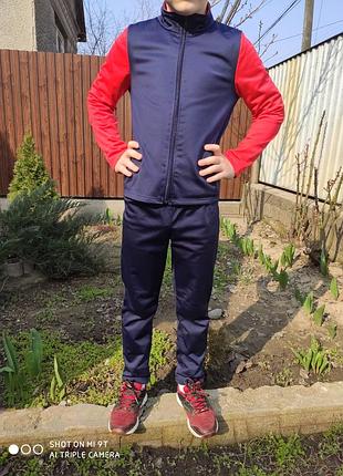 Спортивний костюм, кросівки