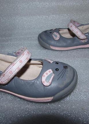Туфли мышки на девочку 100% кожа~clarks first shoes~р 20