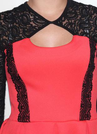 Коралловое платье с черными гипюровыми рукавами нарядное праздничное вечернее5 фото