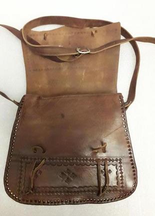 Кожаная сумочка в етно стиле7 фото