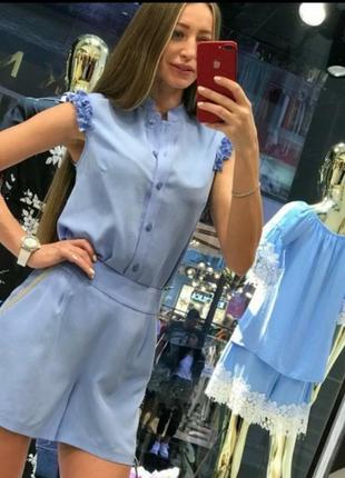 Шикарний костюм, люкс якість,з шортами і блузою, розмір л.