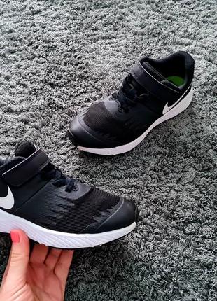 Легкі кросівки nike