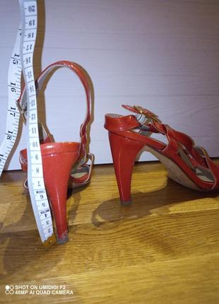 Красные босоножки на каблуке tommy hilfiger p.376 фото