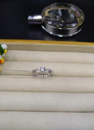 Серебряное кольцо нежное переплетение с фианитом 925 последний размер 17.53 фото