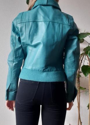 Голубая курточка из натуральной кожи5 фото