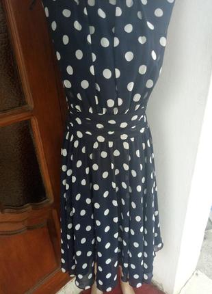 Плаття в горошок