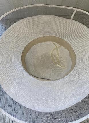 Роскошная белая шляпа солнцезащитная с широкими полями7 фото