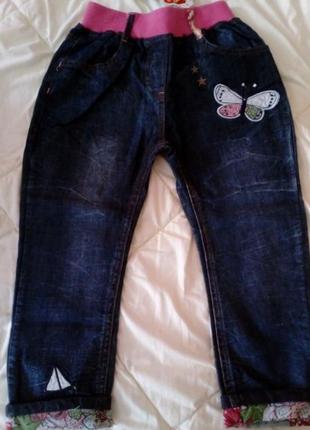 Штаны, джинсы на 4-5 лет1 фото