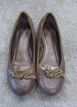 Очень симпатичные балетки,studio london