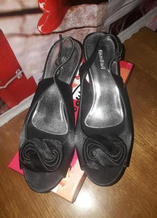 Гарненькі жіночі босоніжки 40 розмір - 26 см устілка