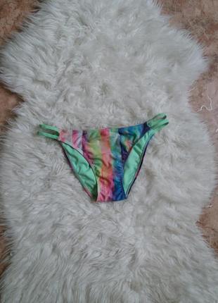 Плавки с прорезями