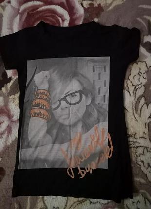 Футболка чёрная, кофта