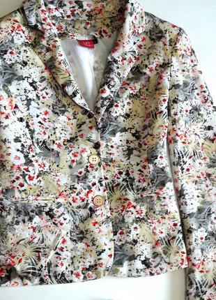 Короткий блейзер/приталенный пиджак с цветочным принтом(огромный выбор пиджаков)5 фото