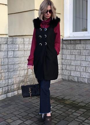 Стильное шерстяное пальто жилет без рукавов с меховой отделкой