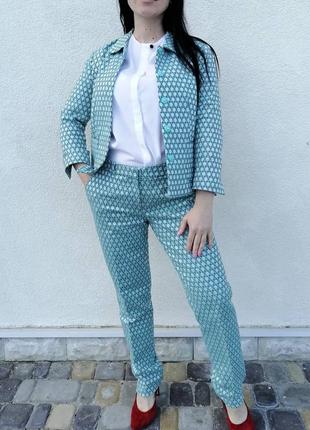 Красивий костюм more&more