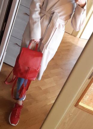 Сумка-рюкзак красного цвета2 фото