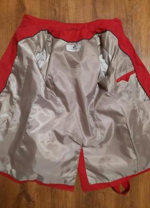 Червоний тренч 7