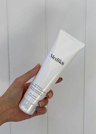 Surface radiance cleanse гель для вмивання з гідроксикислоти medik8