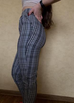 Легкі штани в клітку,на худеньку талію pull&bear