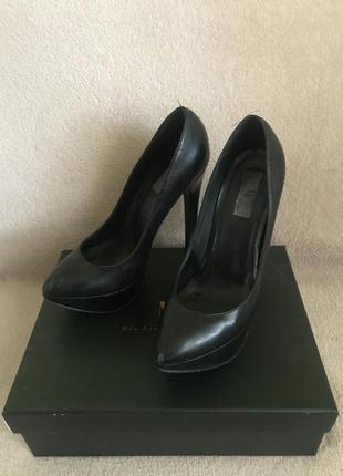 Туфлі mia