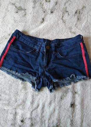 Короткі джинсові шортики